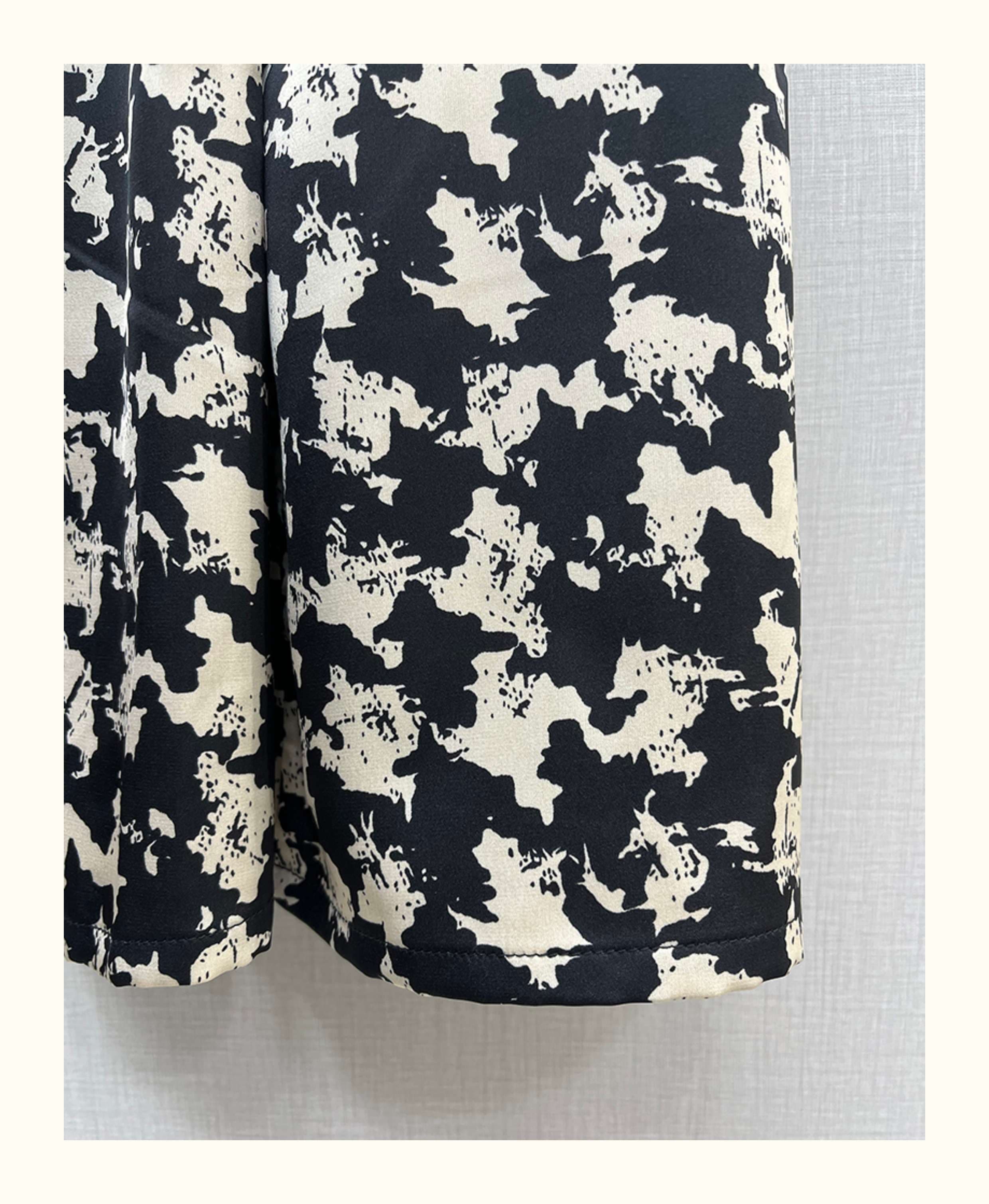 40代ファッション レディース モノトーン抽象柄シャツワンピース