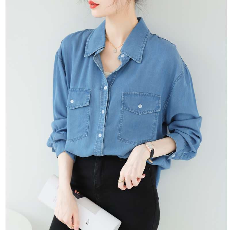 40代ファッション レディース ゆったりシルエットのデニムシャツ
