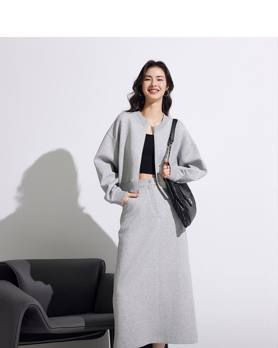 40代ファッション レディース ゆったりシルエットのショート丈ボンバージャケット