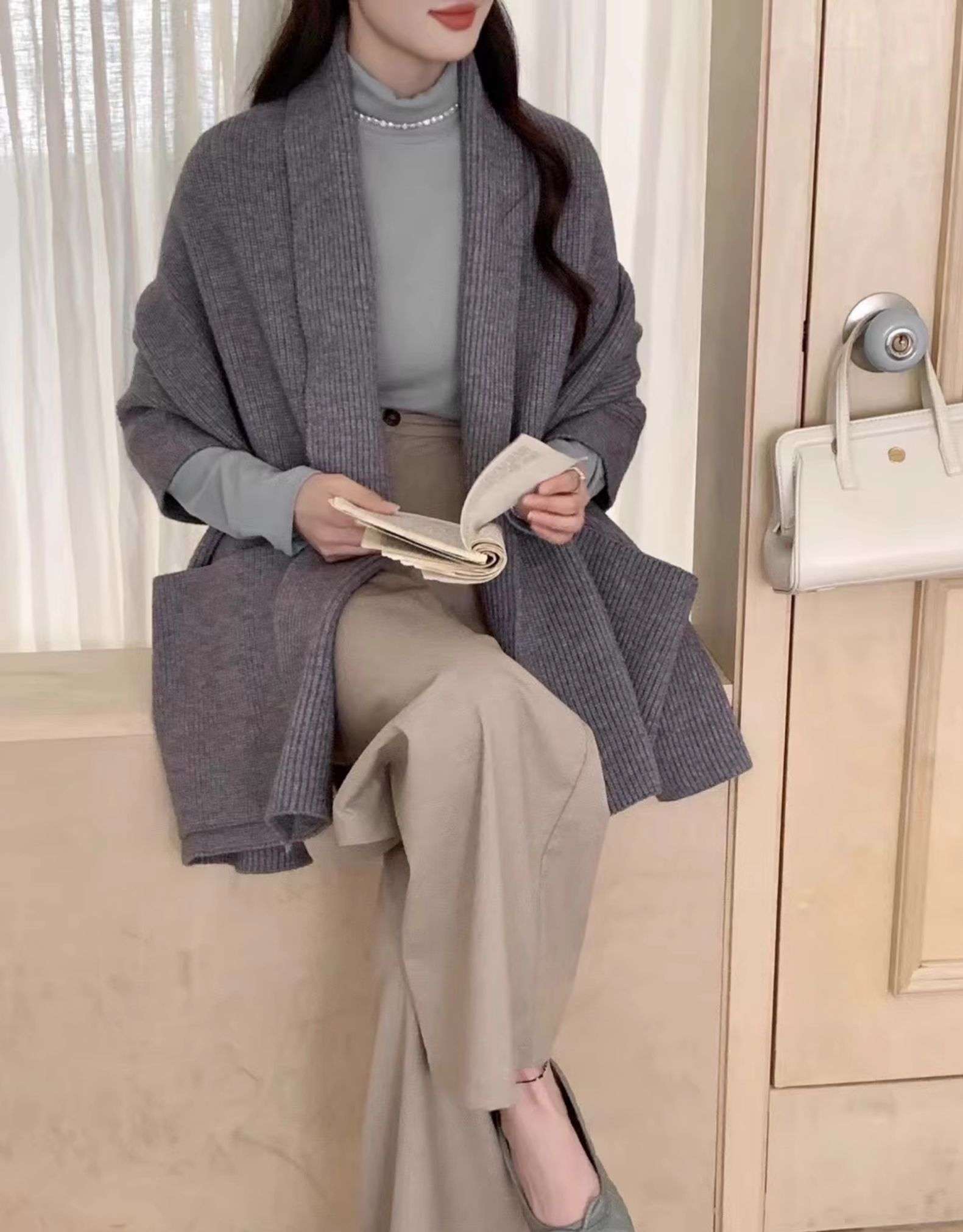 40代レディースファッション しなやかドレープニットポンチョ