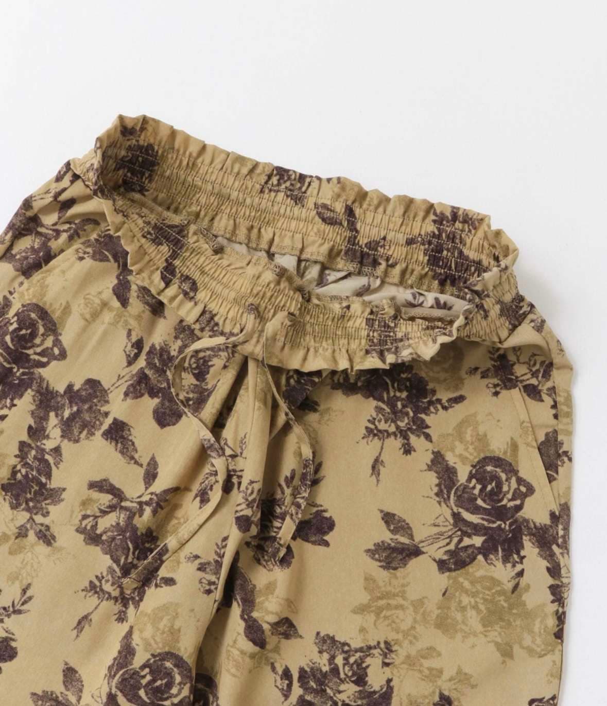 40代ファッション レディース 大人の花柄リラックスワイドパンツ