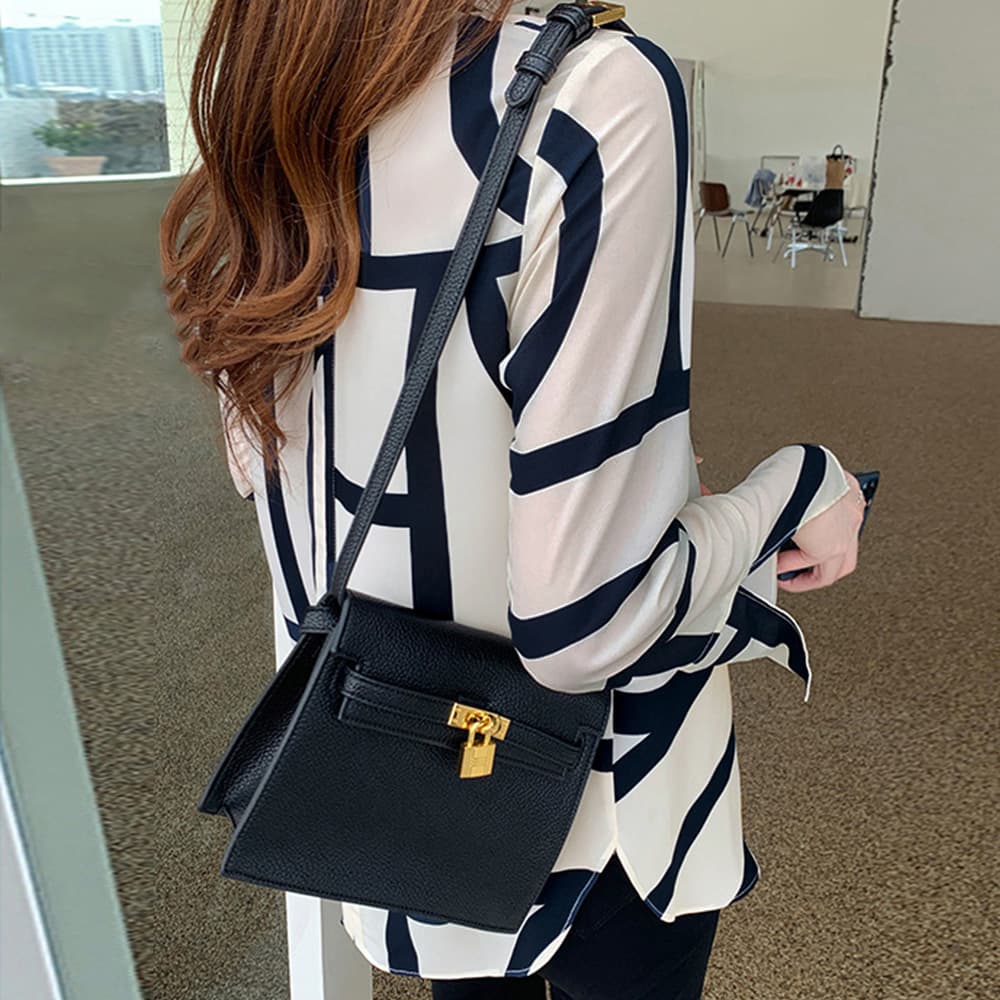 40代ファッション 幾何学柄ブイネックブラウス長袖レディース大人上品