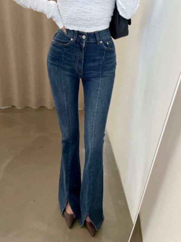 40代ファッション レディース フレアスリットデニムパンツ