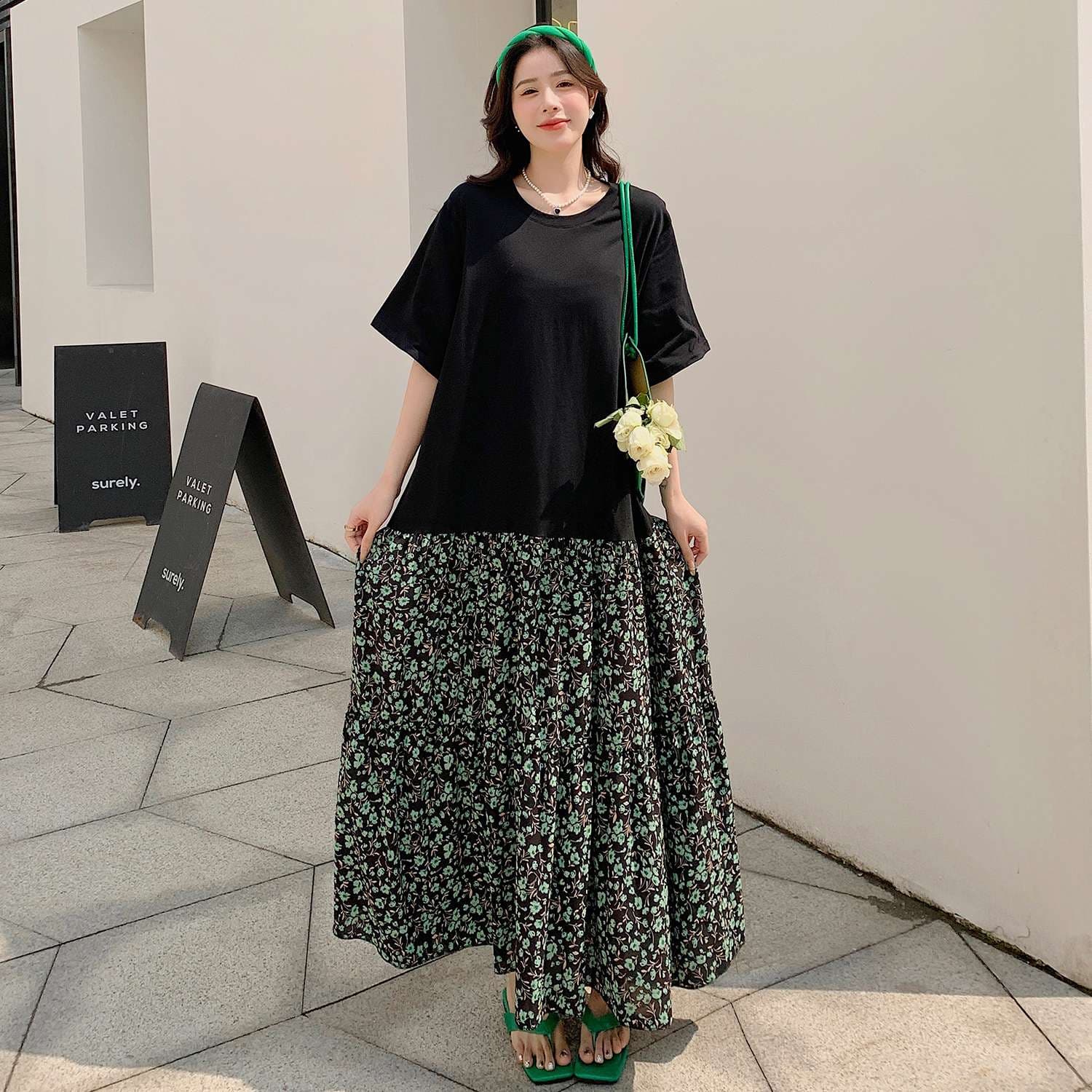 40代ファッション レディース 黒トップス花柄スカートマキシワンピース