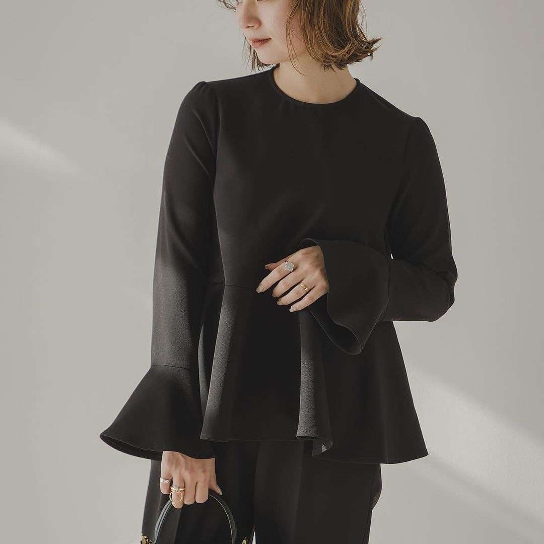 40代ファッション レディース フレア袖ペプラムブラウス