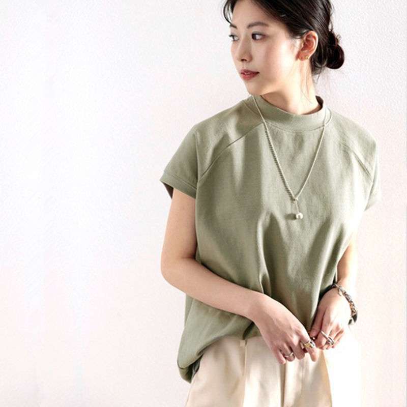 40代ファッション レディース 大人のためのゆったりモックネックTシャツ