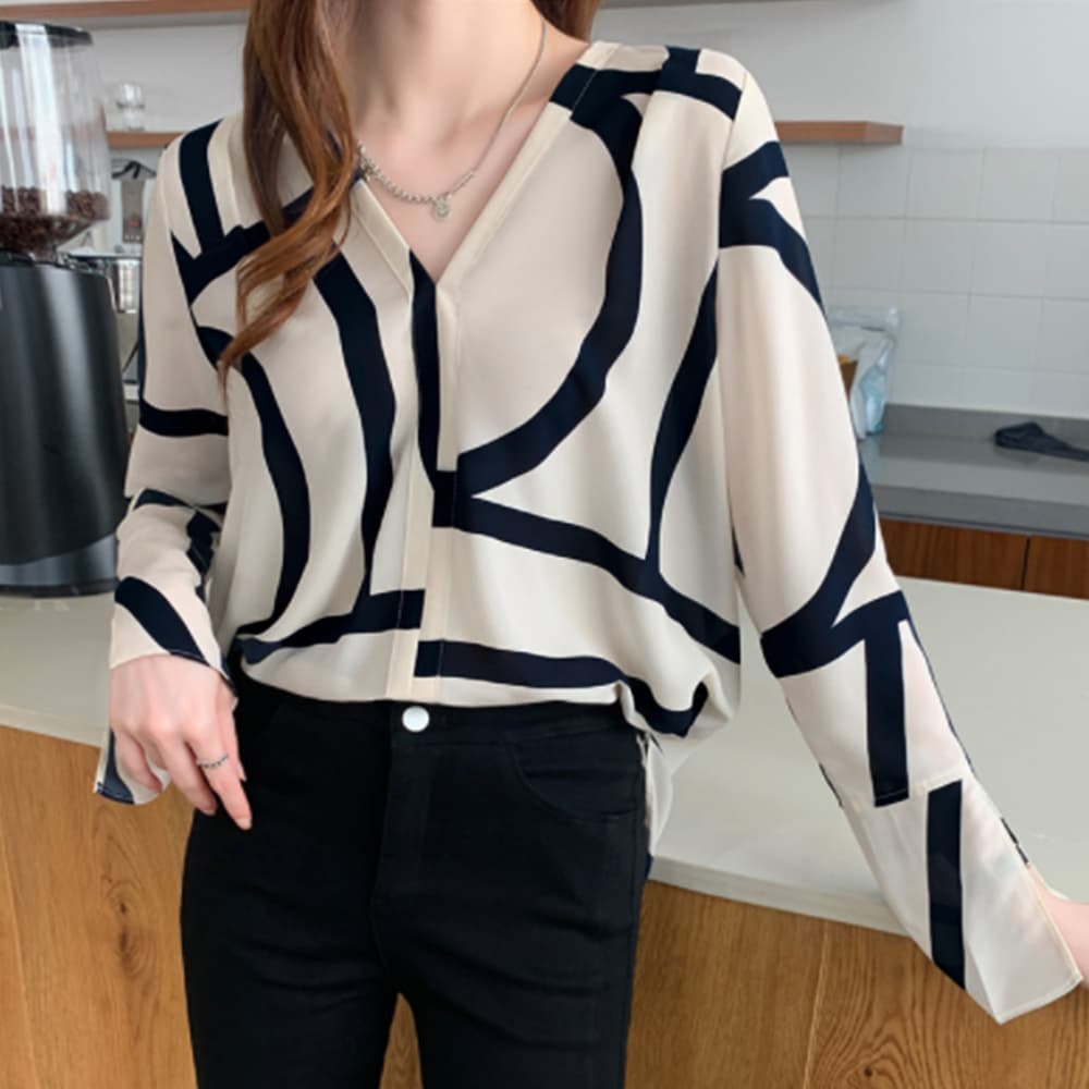 40代ファッション 幾何学柄ブイネックブラウス長袖レディース大人上品