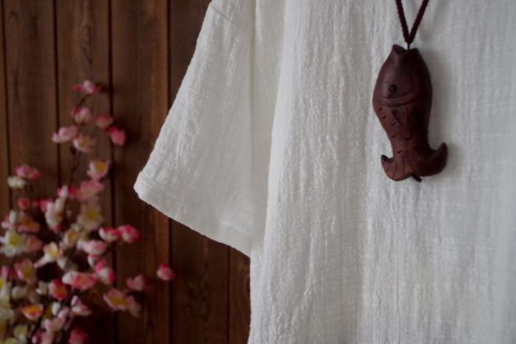 40代ファッション レディース ナチュラルリネンワンピース with フィッシュペンダント