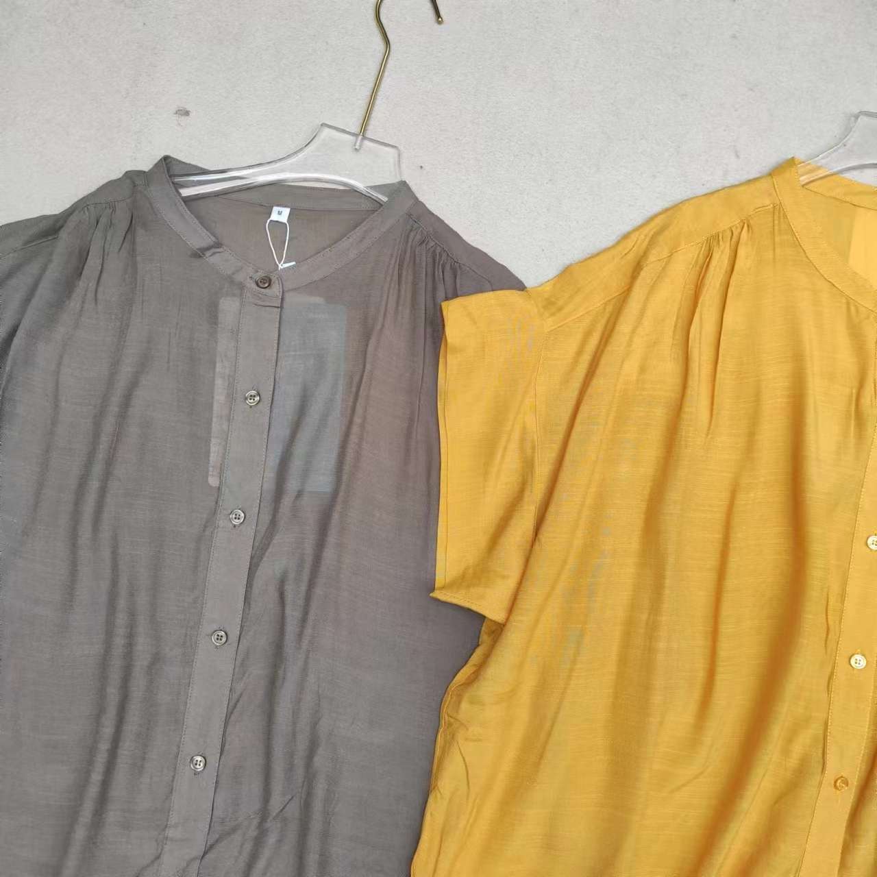 40代ファッション レディース ゆったりシルエットの半袖ブラウス