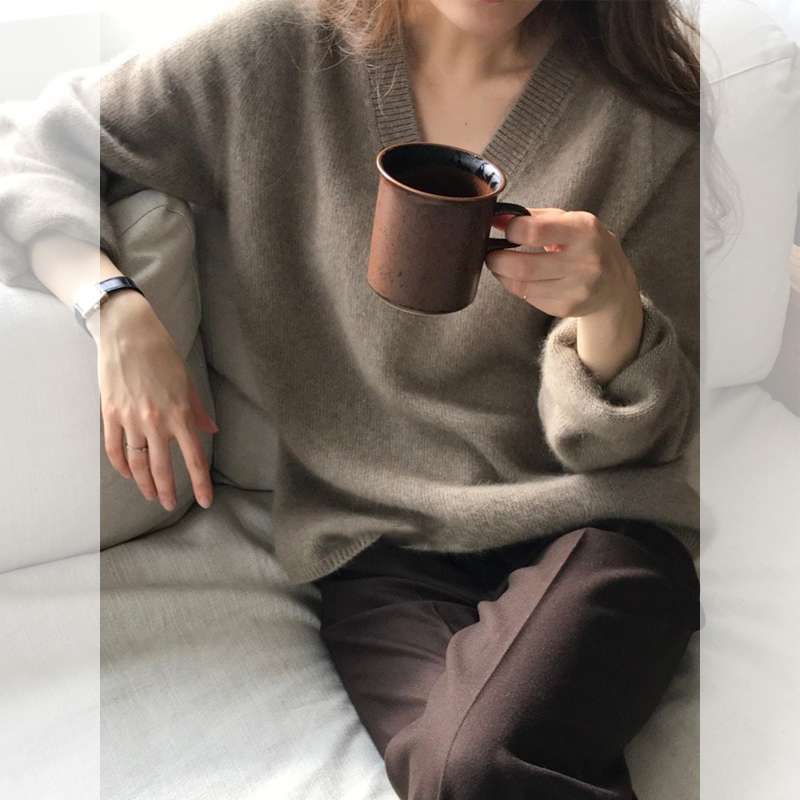 40代レディースファッション ふんわり深Vネックニットプルオーバー