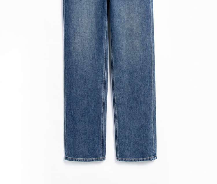 40代ファッション レディース ストレートデニムパンツ