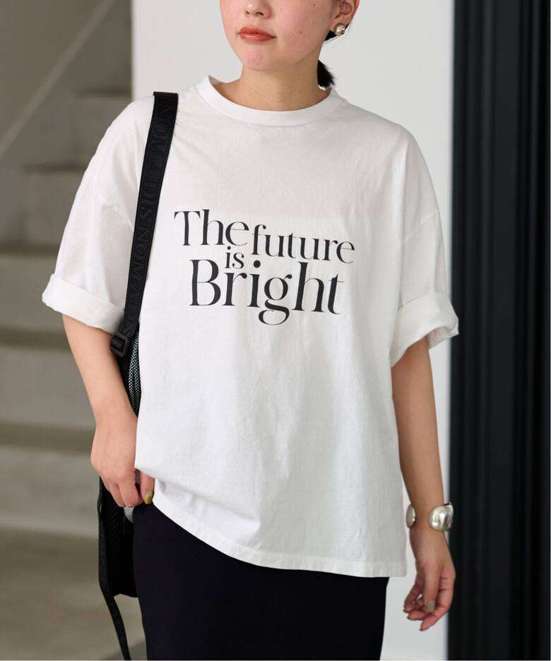 40代ファッション レディース ロゴ入りオーバーサイズTシャツ