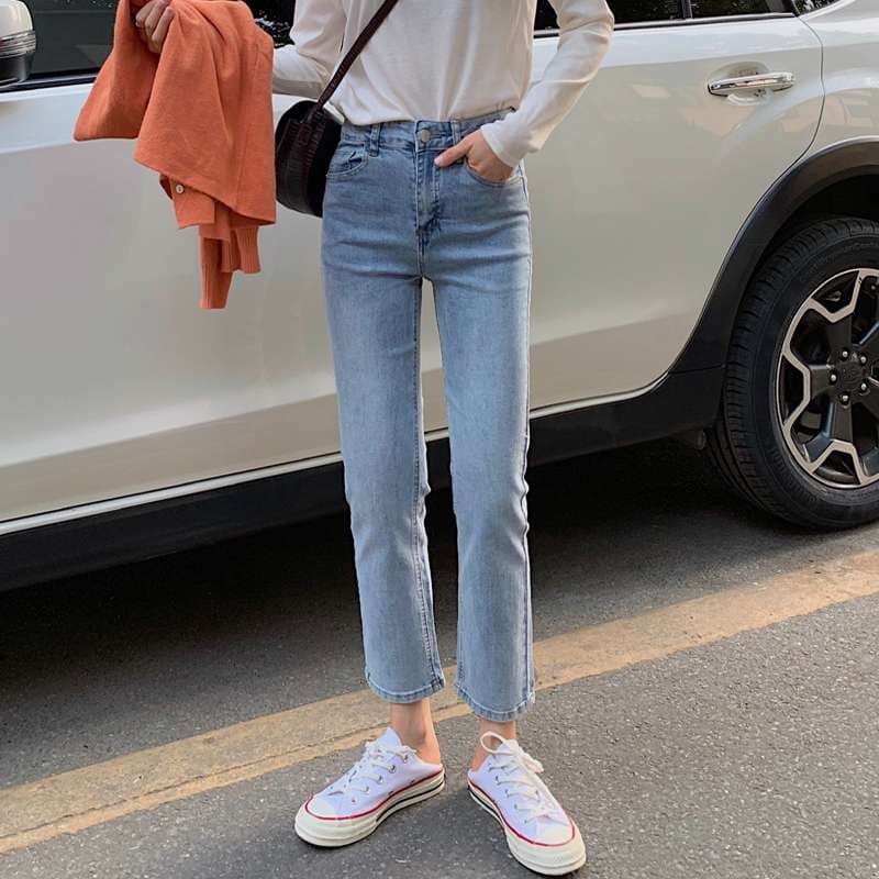 40代レディースファッション すっきりシルエット 美脚ストレートデニム