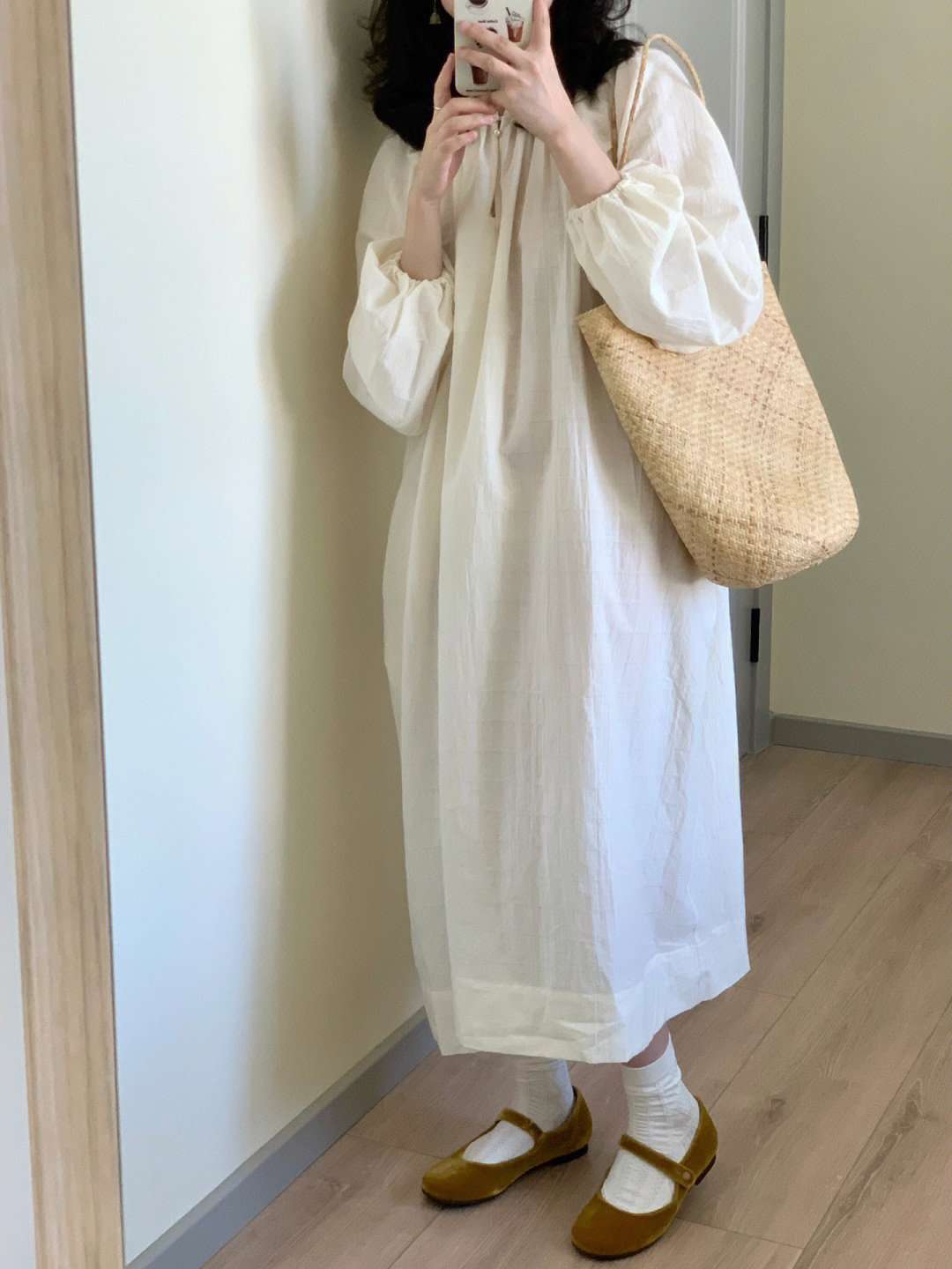40代ファッション レディース ゆったりリネン素材の長袖ロングワンピース