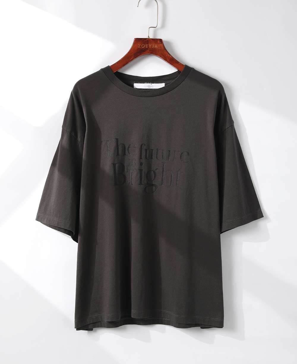 40代ファッション レディース ロゴ入りオーバーサイズTシャツ
