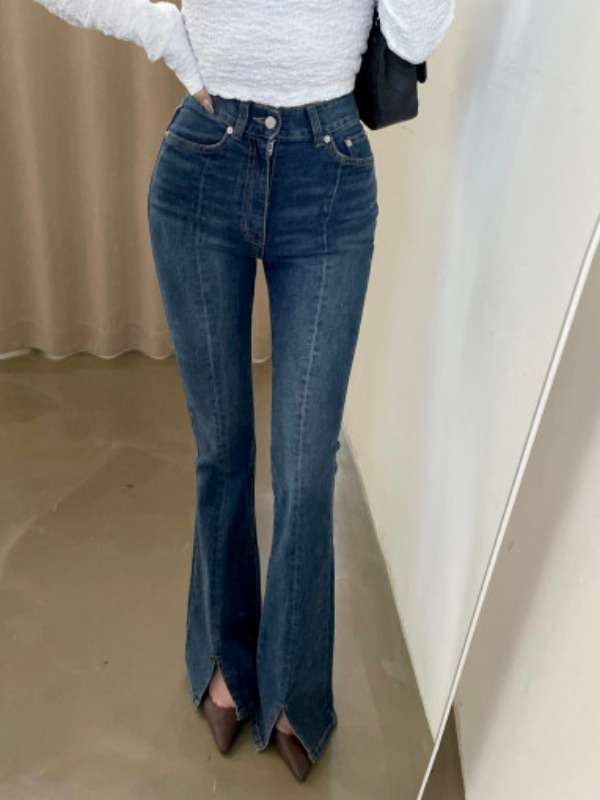 40代ファッション レディース フレアスリットデニムパンツ