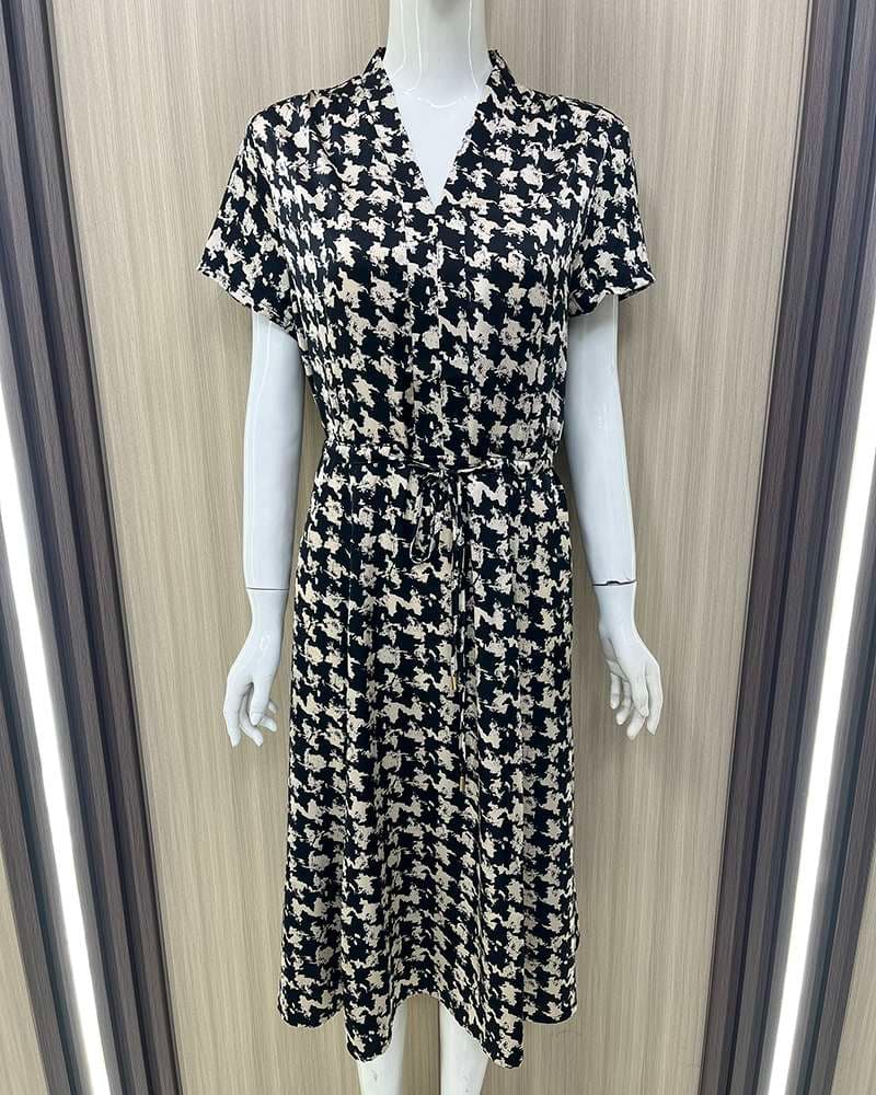 40代ファッション レディース モノトーン抽象柄シャツワンピース