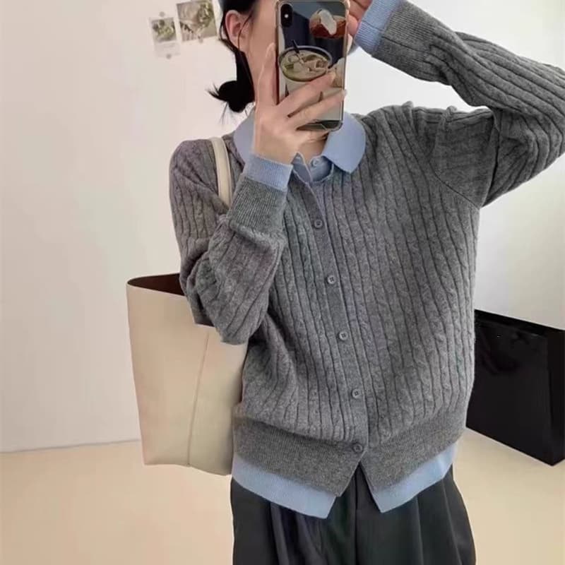 40代ファッション 襟付きケーブル編みニット重ね着風セーター