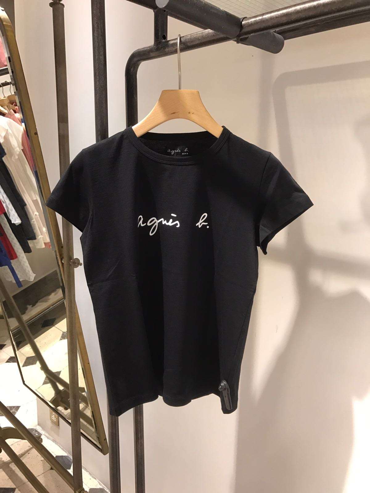 40代ファッション レディース アニエスベー シンプルロゴTシャツ
