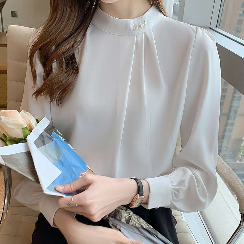 40代ファッション レディース パールボタン付きプリーツブラウス