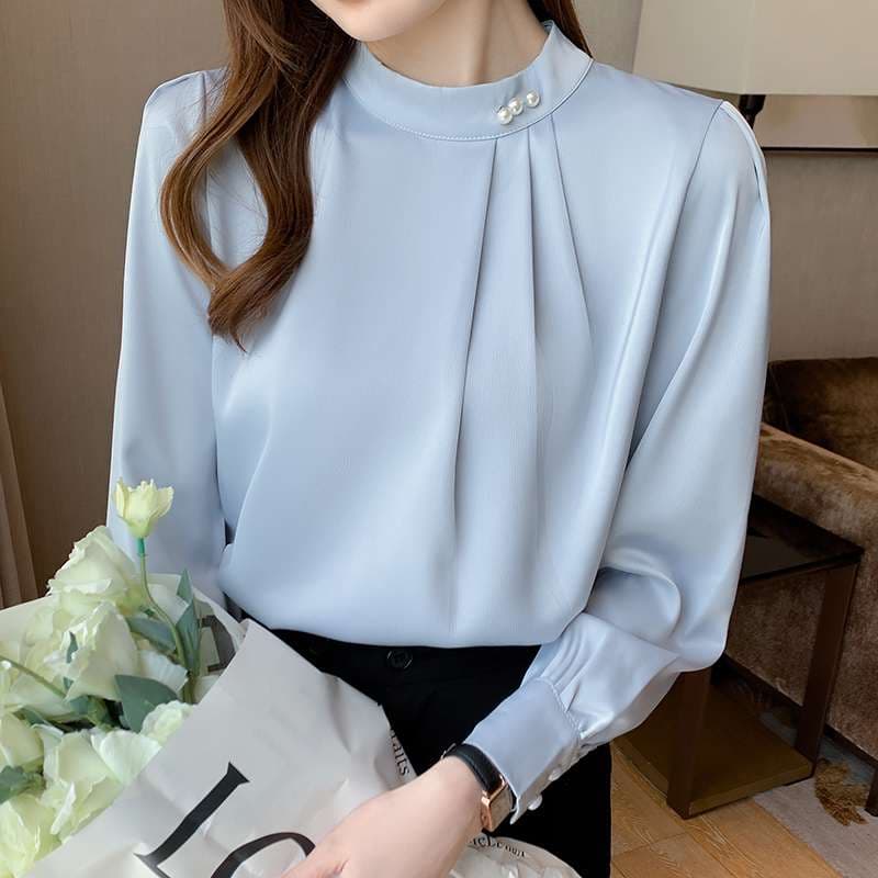 40代ファッション レディース パールボタン付きプリーツブラウス